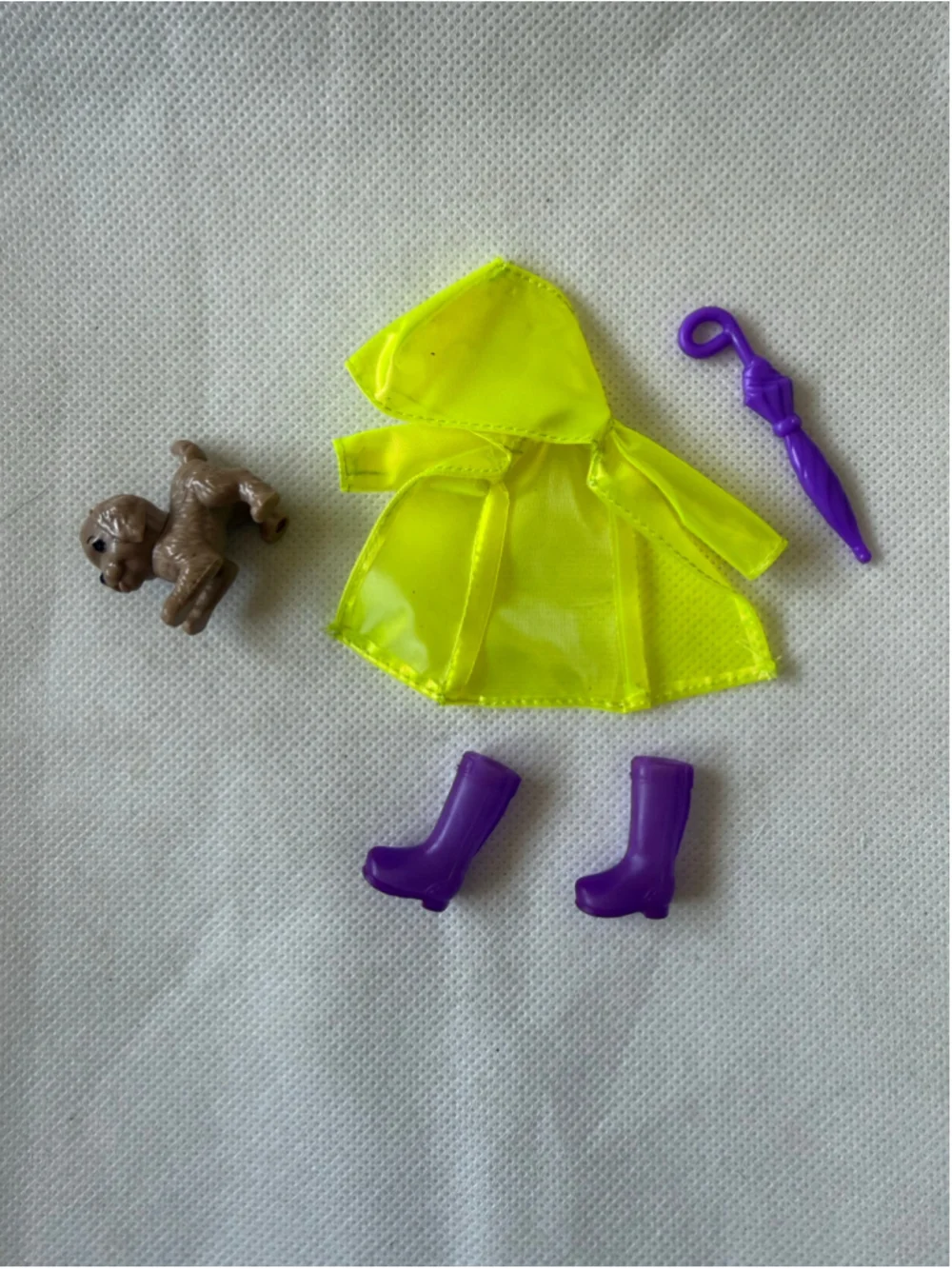 Barbie Club Chelsea Doll Fashion & Accessories Rainy Day Rainboots Dog